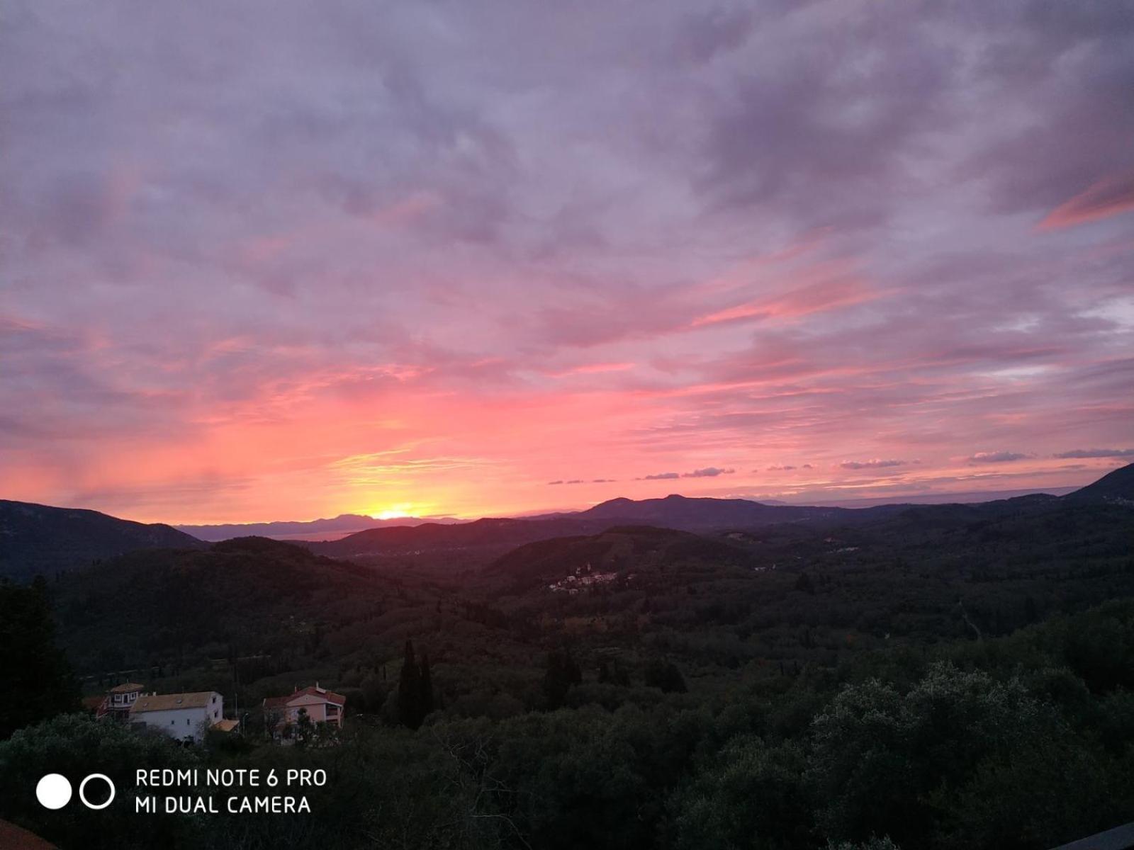 Billy'S Breathtaking View Cozy Cottage Kato Pavliana Екстериор снимка